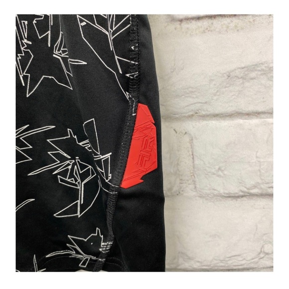 👗3/$50👗 Nike Air Unique Design tshirt Large Black - Picture 4 of 4